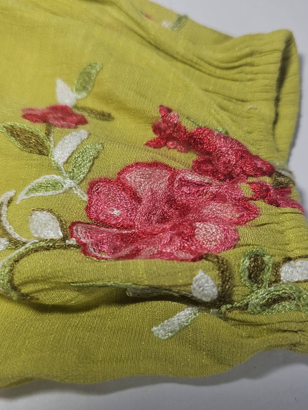 Floral Tie-Front Peasant Blouse in Chartreuse with Pink Embroidery Sz L Summer - Picture 6 of 10